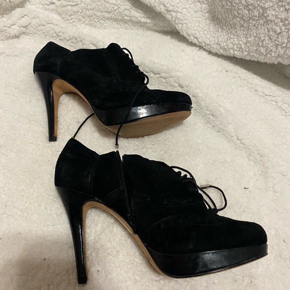 White House Black Market booties size 8 - Picture 2 of 4